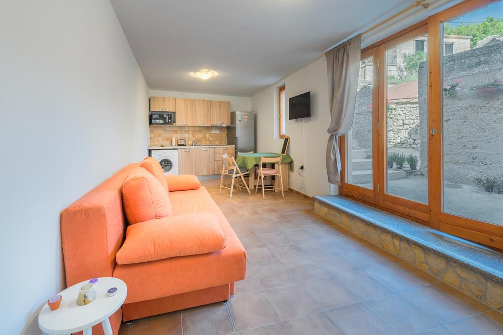 Apartment Pod Kastilom Jelsa  Exterior photo